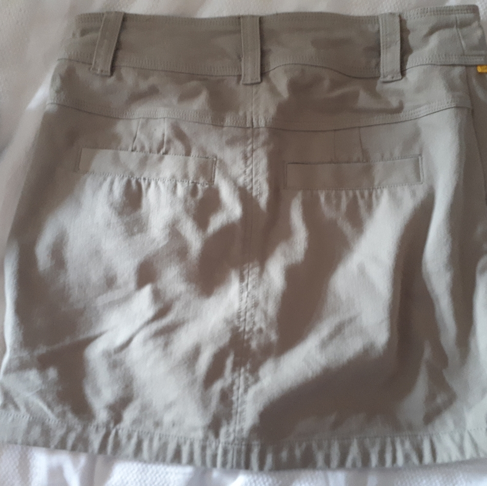 Clothes - Picture 3 of 3